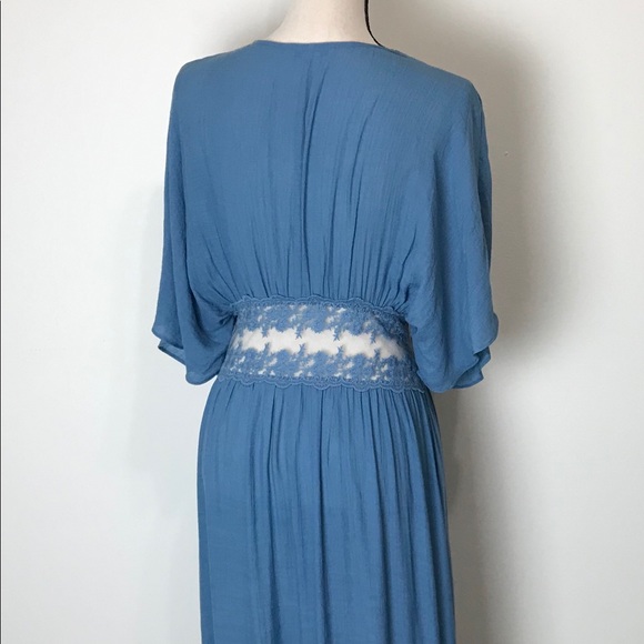 NWOT. Tie Front Kimono Blue - Picture 3 of 4